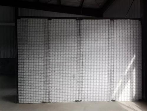 卉原輕質(zhì)隔墻板與石膏板相比，有什么優(yōu)勢？