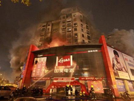 商場外墻用什么材料減少火災(zāi)傷亡